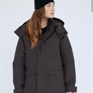 Aritzia TNA Women's Black Hooded Puffer Jacket